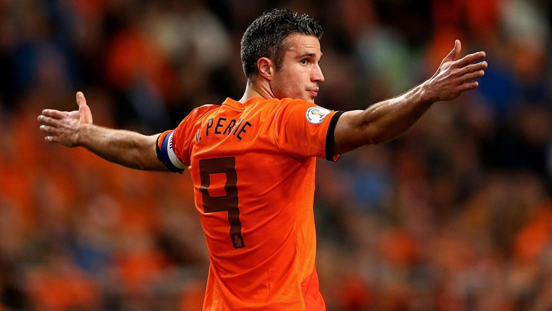 苏亚雷斯：从咬人事件到金靴，乌拉圭神锋的争议与辉煌，苏亚雷斯是乌拉圭队长吗